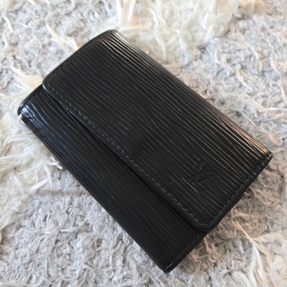 Louis Vuitton | 6 Key Holder In Black Epi Leather